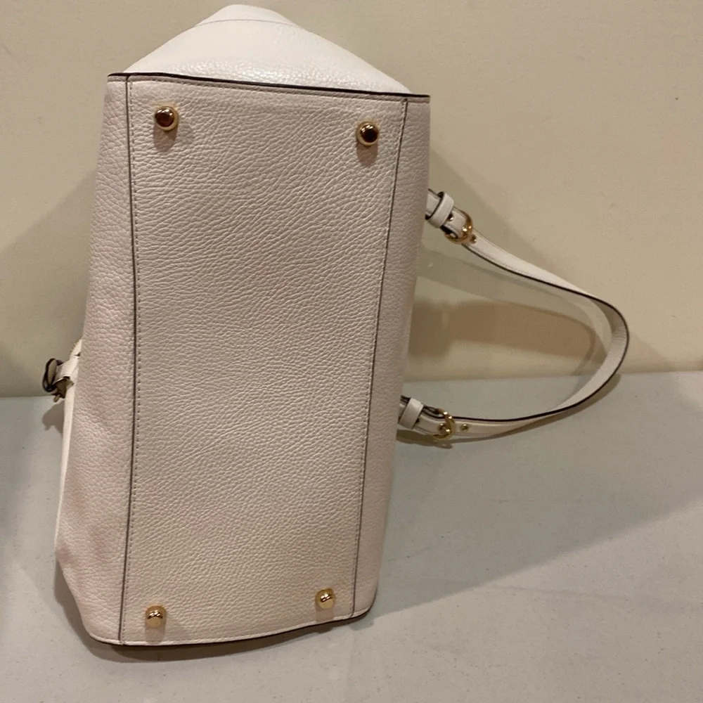 πCoach pebbled leather shoulder or purse-crossbody - Picture 9 of 16